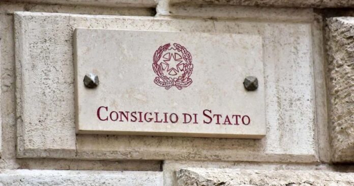 palazzo con targa consiglio di stato