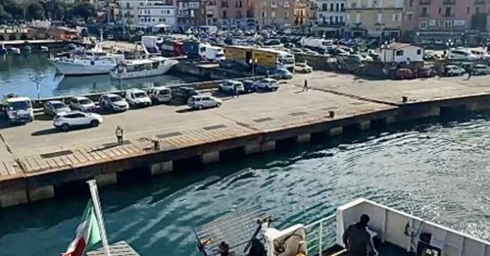 divieto autobus porto di pozzuoli