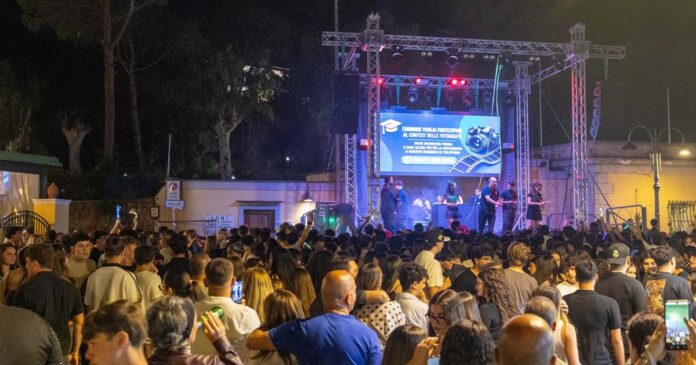 ballo di fine anno in piazza antica reggia a ischia