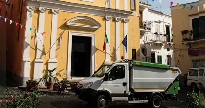 multiservizi barano rifiuti