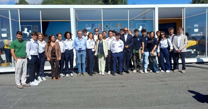 studenti del nautico di ischia e procida all'america's cup